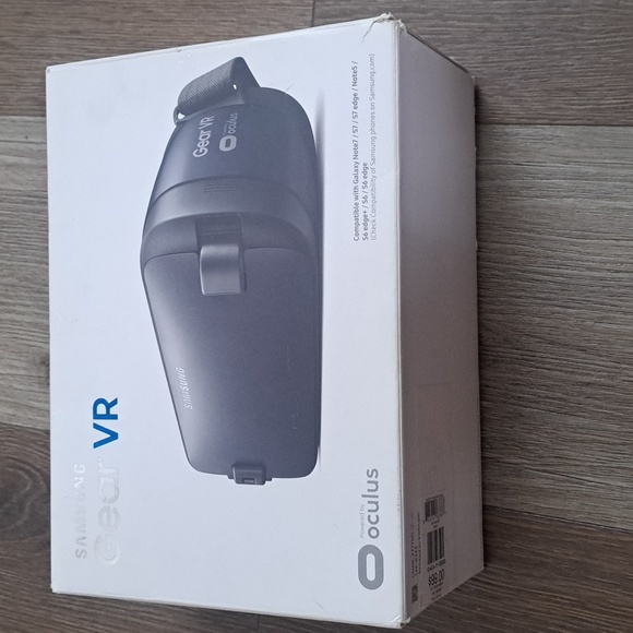 Samsung gear VR powered by oculus - Picture 1 of 5